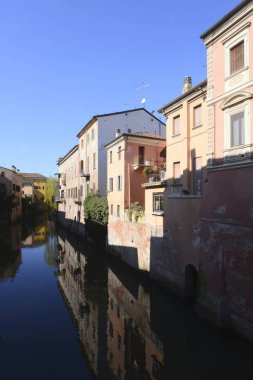 Mantova şehir kanalda