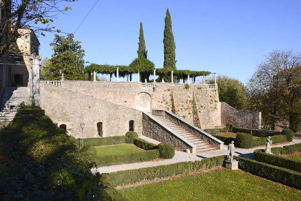 IL PALAZZO GONZAGA NELLA CITTÀ DI VOLTA MANTOVANA — Foto Stock