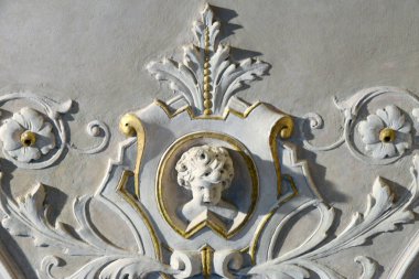 Bebek yüz Yüksek kabartmalı