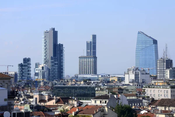 SKYLINE DA CIDADE DE MILÃO — Fotografia de Stock