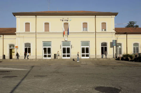 Der Bahnhof der Stadt Varese — Stockfoto