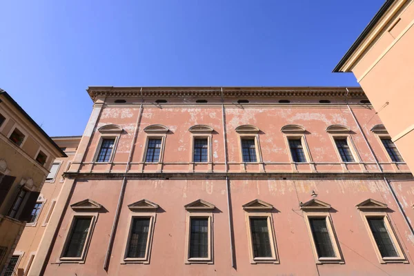 Virgilio van de Middelbare School In de stad van Mantova — Stockfoto