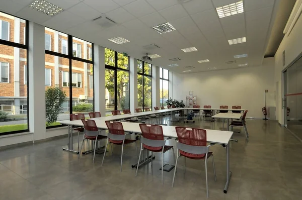 SALA DE CONFERENCIAS EN UNA OFICINA — Foto de Stock