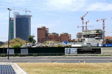 New Port Area 'da Çalışma Süresi, Milano, Lombardy, İtalya, 19-06-08