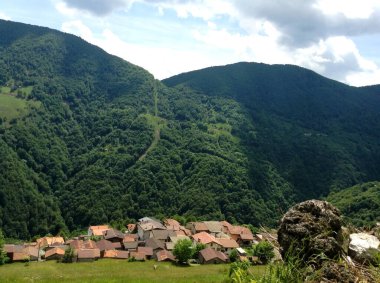 Saint Bartholomew Köyünün Çatıları Cavargna Vadisi, Lombardy, İtalya, 01-06-14