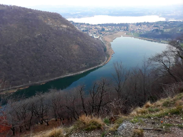 Jezioro Segrino Pobliżu Miasta Erba Lombardy Włochy — Zdjęcie stockowe