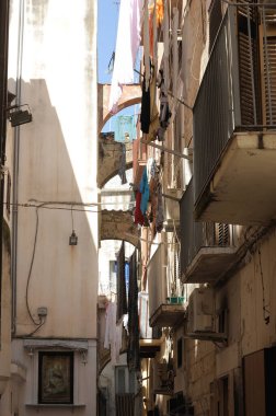 BARI, PUGLIA, ITALY, 18-07-11 ŞEHRİ 'NDE ALLEY