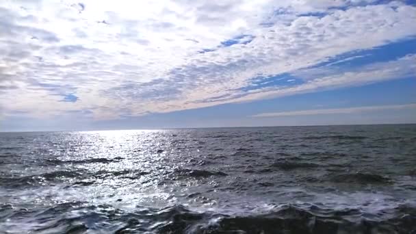 Sea Waves Crashing Slow Motion Beautiful Blue White Clody Sky — Stock Video