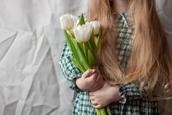 Cute Blonde Child Girl Bouquet White Tulips Hands Faceless Mothers — Stock Photo, Image