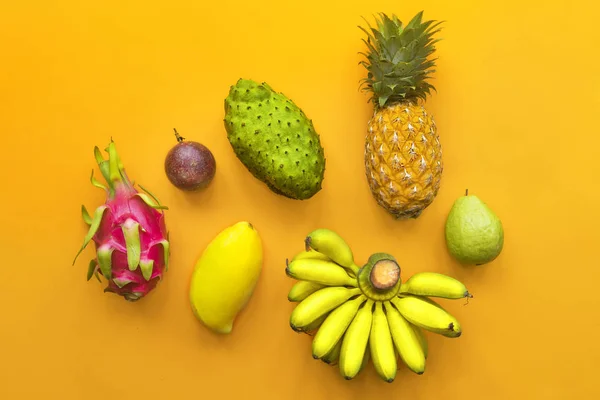 Ainda Vida Composição Conjunto Frutas Exóticas Tropicais Maduras Frescas Abacaxi — Fotografia de Stock