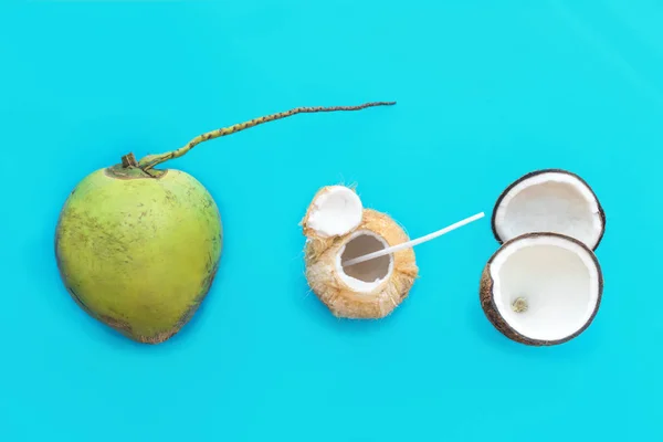 Set Composition Group Coconuts Fresh Green Whole Coconut Healthy Cocktail — Stock Photo, Image