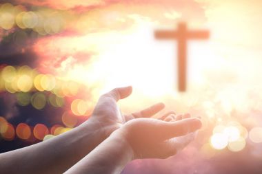 İnsan elinin hurma ibadet kadar açın. Eucharist terapi korusun Tanrı o