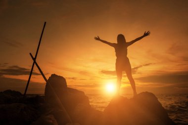 İnsan elinin hurma ibadet kadar açın. Eucharist terapi korusun Tanrı o