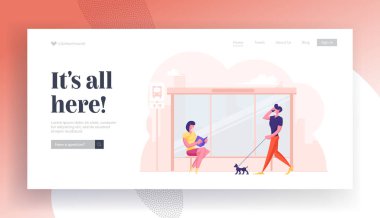 Şehir Taşımacılığı Web Sitesi İniş Sayfası. Otobüs durağındaki insanlar. Genç bir kadın bankta oturmuş, banliyö müşterisini beklerken kitap okuyor. Man Walking with Dog Web Page Banner. Çizgi film Düz Vektör İllüstrasyonu