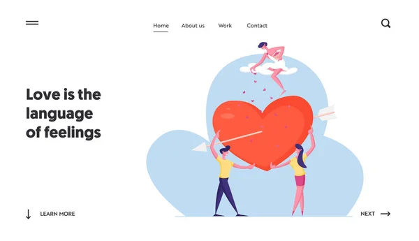 Citas de pareja amorosa Página de aterrizaje del sitio web de coquetear. Joven hombre y mujer sosteniendo enorme corazón perforado rojo Cupido en la nube lanzando pétalos de corazones desde Sky Web Page Banner. Dibujos animados plana Vector Ilustración — Vector de stock