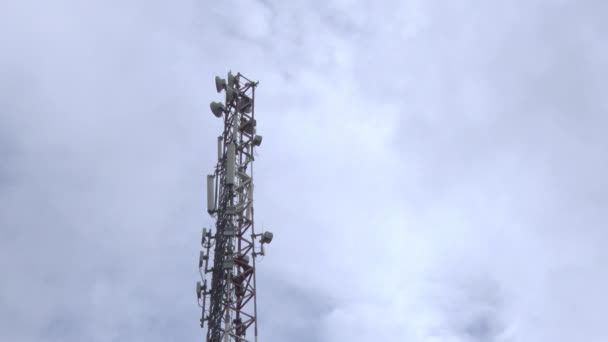 Base Stations Mobile Cellular Operators Located City Roofs — Stock Video