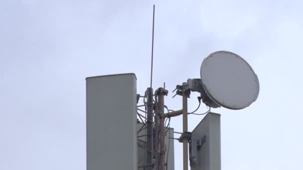 Base Stations Mobile Cellular Operators Located City Roofs — Stock Video