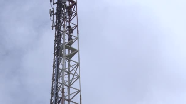 Estaciones Base Operadores Telefonía Móvil Ubicados Ciudad Los Tejados — Vídeo de stock