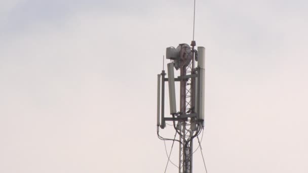 Base Stations Mobile Cellular Operators Located City Roofs — Stock Video