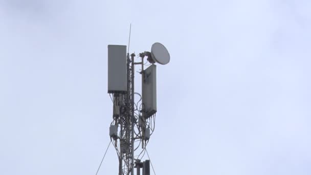 Estações-base de operadoras de celular móvel — Vídeo de Stock