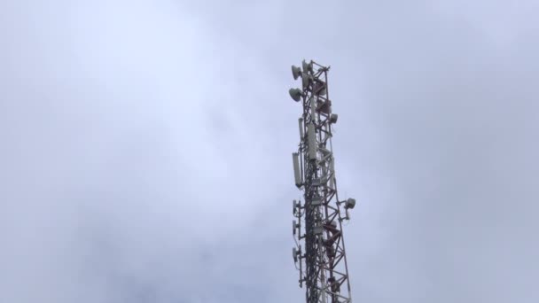 Base Stations Mobile Cellular Operators Located City Roofs — Stock Video