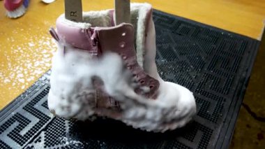 Buhar kullanırken kuru temizleme ayakkabıları