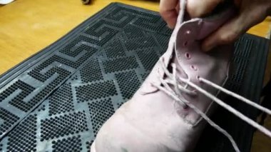 Buhar kullanırken kuru temizleme ayakkabıları