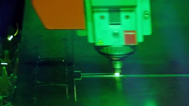 激光快速切割金属 — 图库视频影像