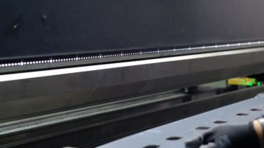 Metal işleme ekipmanları üzerinde metal bükme