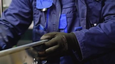 Metal işleme ekipmanları üzerinde metal bükme