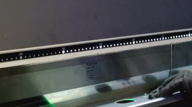 Metal işleme ekipmanları üzerinde metal bükme
