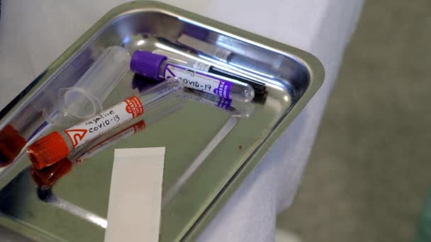 Faire un test sanguin pour un test de coronavirus 