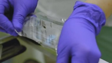 unpacking and verification of the venous catheter butterfly