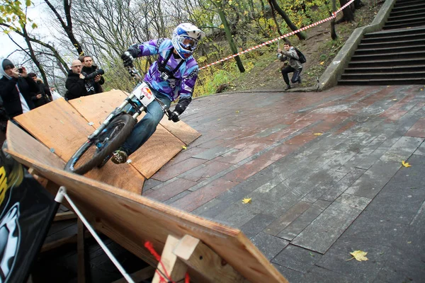 Yarışma sırasında yakalanan freeriderlar