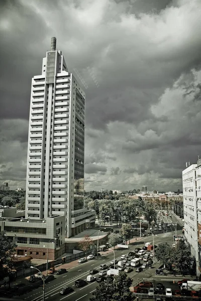 Vista de um arranha-céu na Ucrânia — Fotografia de Stock