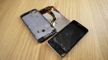 Cep telefonu tamiri. Dokunmatik ekran değiştirme.