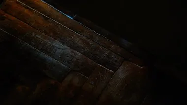 Birisi kapının altından üzerinde 