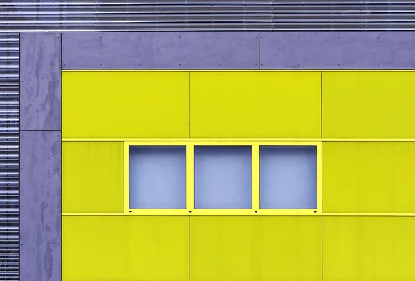 Ventanas en cor amarillo — Fotografia de Stock