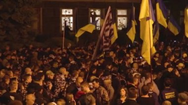 Kyiv, Ukrayna 14 Ekim 2019. Milliyetçi aktivistler, Ukrayna destekçileri Minsk Protokolü ve Steinmeier Formülünü protesto ediyorlar
