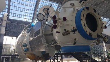 Moskova, Rusya - 28 Kasım 2019: Pavilion Cosmos Vdnh - Ulusal Ekonominin başarılarının sergisi