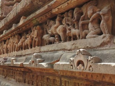 Fresk Visvanatha-Khajuraho, Madhya Pradesh, Hindistan, Unesco mirası da dahil olmak üzere Batı grubu tapınak içinde erotik.