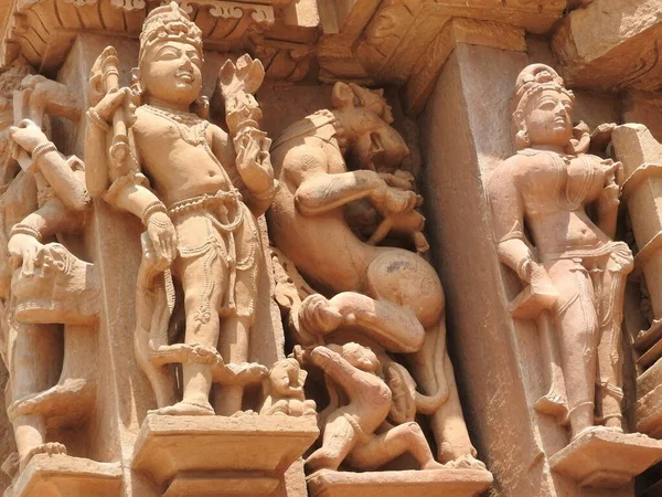 Erotyczne Rzeźby Ludzkie Świątyni Vishvanatha Zachodnie Świątynie Khajuraho Madhya Pradesh — Zdjęcie stockowe
