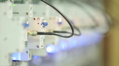 Elektrik şalterleri ve sigortalar. Yakın plan..