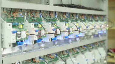 Elektrik şalterleri ve sigortalar. Yakın plan..