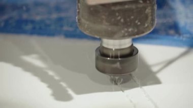 Çalışan bir değirmen makinesine yakın çekim