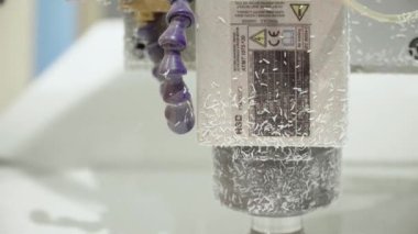 Çalışan bir değirmen makinesine yakın çekim