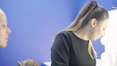 Kızları uydurma yöntemi. Comic Con. KostümComment