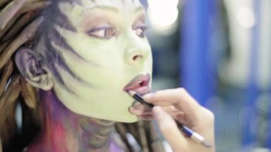 Kızları uydurma yöntemi. Comic Con. KostümComment