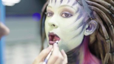 Kızları uydurma yöntemi. Comic Con. KostümComment