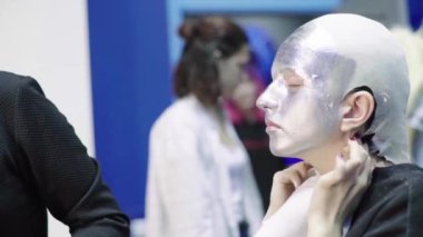 Kızları uydurma yöntemi. Comic Con. KostümComment